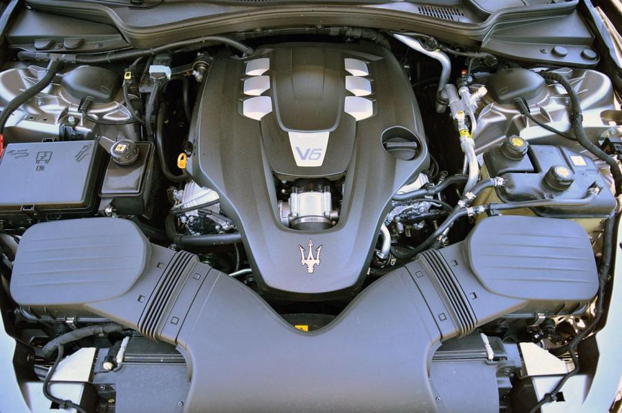  Maserati Ghibli 2014 года  (фото 18 из 41)